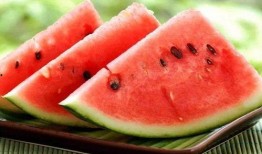 夏天晚上吃瓜,消暑解渴的夏日美食之旅