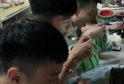 宿舍吃瓜照,揭秘校园生活趣味瞬间