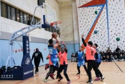 爱篮球的吃瓜群众