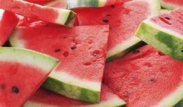 安溪龙湖吃瓜,夏日吃瓜盛宴，品味乡村休闲时光