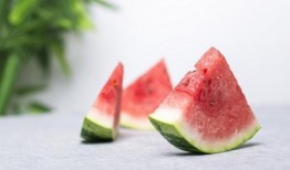 梦见自己吃蜜瓜,揭秘梦见吃蜜瓜的深层寓意