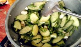 青瓜煮肉吃的瓜,青瓜煮肉，传统美食新体验