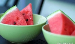 吃瓜用什么英语,Unveiling the Buzz: Exploring the English Expression 'Eating the Watermelon' in Pop Culture