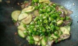 孕中期吃辣的又吃瓜,营养美味兼顾孕期健康