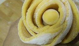 卷馍吃瓜,夏日美食新风尚