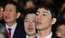 吃瓜吃到男神,从吃瓜吃到男神的甜蜜邂逅