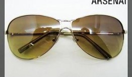 吃瓜眼镜男,吃瓜眼镜男生的校园奇遇记