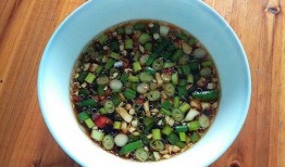 沾水吃的瓜,沾水而食，尽享夏日清凉时光