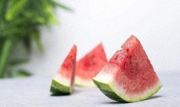 梦见去世的大夫吃瓜,逝去大夫化身瓜农，揭秘神秘梦境之谜