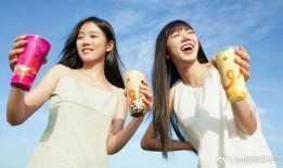 奶茶吃瓜女友,女友间的甜蜜吃瓜时光