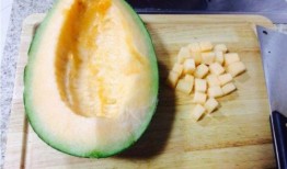 吃冰箱哈密瓜肚子,解暑美食之旅