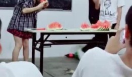 吃瓜未婚女老师,揭秘吃瓜未婚女老师的甜蜜生活