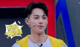 吃瓜吃到男神,从吃瓜吃到男神的甜蜜邂逅