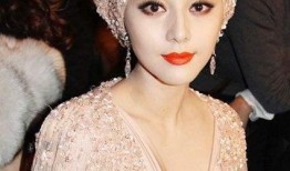 美杜莎女王吃瓜脸